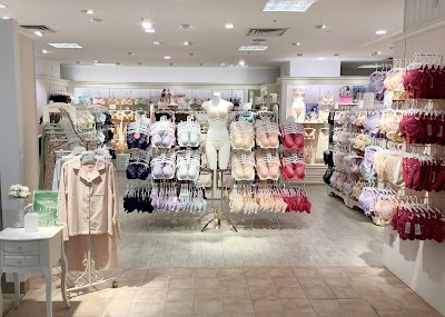 AMOSTYLE BY Triumph グランデュオ蒲田店