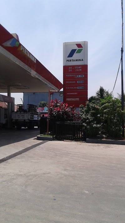 Photos of Pertamina gas station 34-17541