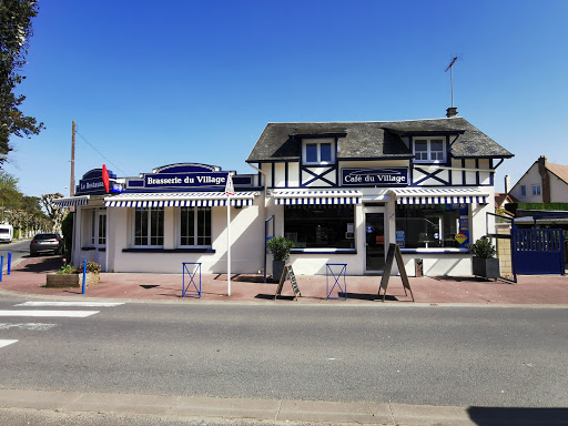 Photo de Bar du Mini Golf Piscine crepes glaces gaufres à Merville-Franceville-Plage (14810)