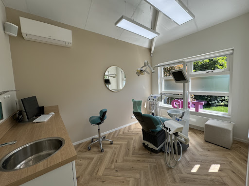 Van Cooten Tandartsen Huizen - Thumbnail
