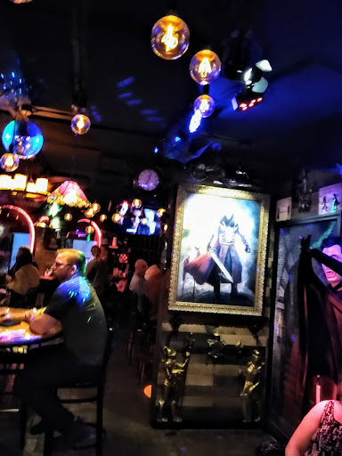 Plaza Tower & Courtyard Shops - Thumbnail