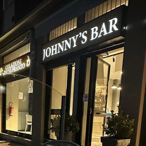 Johnny bar