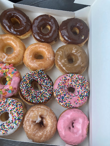 Duke's Donuts - Visual