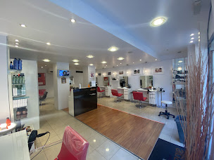 Photo n°4 de Camille Albane - Coiffeur Nîmes à Nîmes (Salon de manucure)