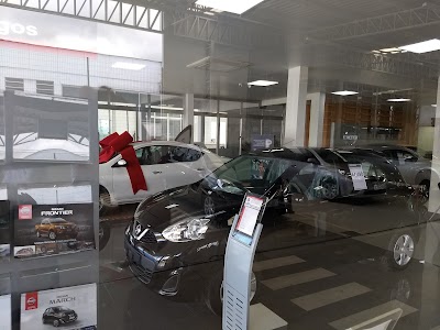 Photos of Nissan Oca Ve&iacute;culos