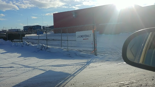 Bob's Gas Inuvik - Thumbnail