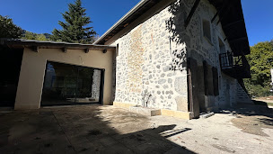 Photo n°39 de SOLMAZ Sarl -DS FAÇADES Isolation décoration Rénovation à Beaurepaire (Façadier)