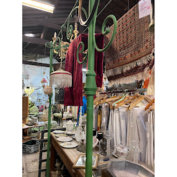 Photo n°2 de Au Temps Jadis Sarl à Carcassonne (Magasin d'ameublement et de décoration)