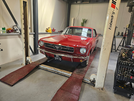 Oldtimers Garage Young & Oldtimer Verkoop, Reparatie en Onderhoud - Thumbnail