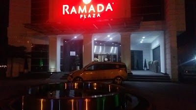 Ramada Plaza Taksi