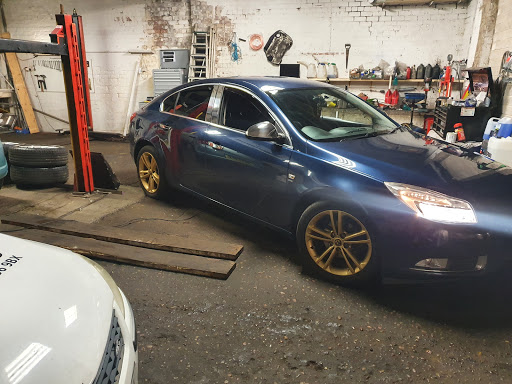 N R Motors Hull - Thumbnail