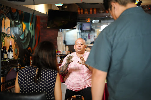 民視探訪了馬友友印度餐廳民生東路店，與廚師探討印度料理，並為節目現場製作了印度烤餅、坦都烤肉和奶油雞咖哩。 post image
