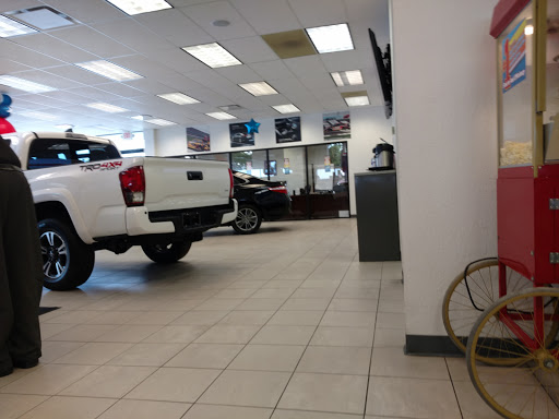Suburban Toyota of Farmington Hills - Thumbnail