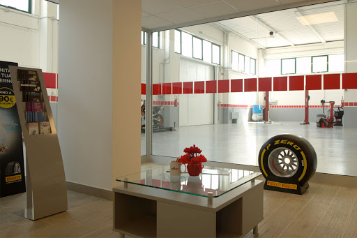 MICHELOTTO GOMME DI MICHELOTTO LUCA - Driver Center Pirelli - Thumbnail