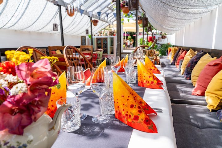 Slottsträdgårdens Kafé by null