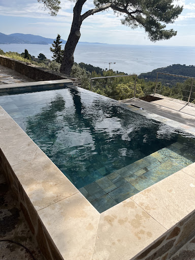 Photo de SJ Piscine & Services à Bormes-les-Mimosas (83230)