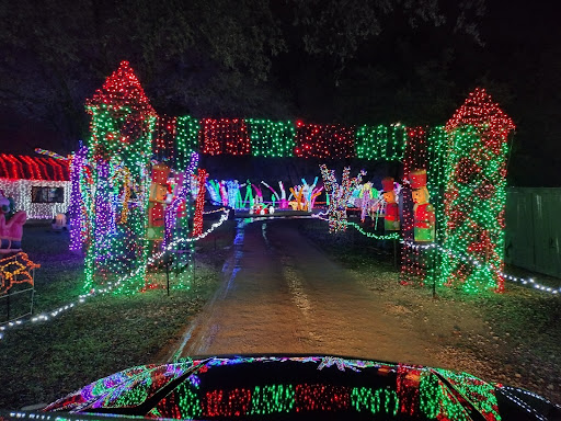 Santa's Ranch Drive Thru Christmas Light Park Gallery - United States