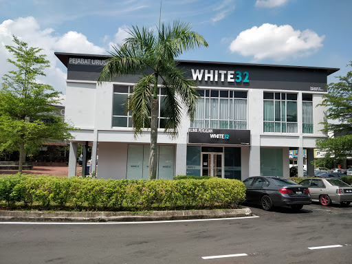 White 32 Dental Invisalign Implant Centre