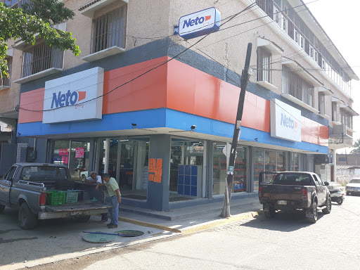 Neto Las Guacamayas 295