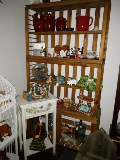 Lone Star Antique and Craft Mall - Thumbnail