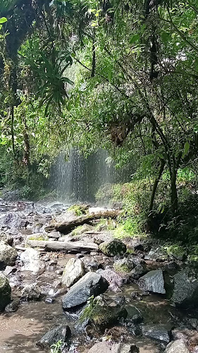 Gran Cascada del Río Pita - Camping