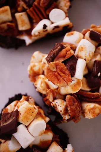 V Bakery - Visual