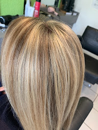 Photo n°12 de Laly Coiffure à Saint-Martin-le-Beau (Salon de coiffure)