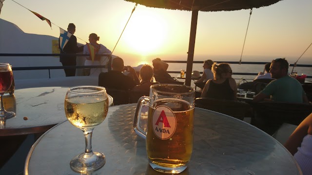 Lioyerma Lounge Cafe Pool Bar