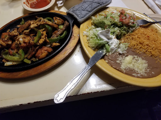 Los Parrilleros Mexican Grille Logo