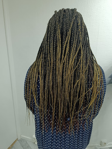 Djamila coiffure - Thumbnail