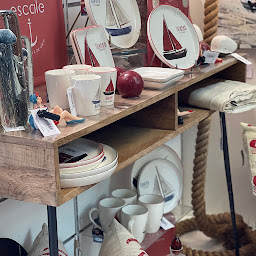 Photo n°10 de Comptoir de la mer | Mode - Décoration - Gastronomie | Saint-Gilles-Croix-de-Vie à Saint-Gilles-Croix-de-Vie (Magasin de vêtements pour hommes)