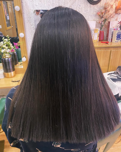 Be U Smart Unisex Salon Mahagun Mywoods Mart Gaur City 2 thumbnail