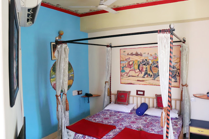 Govind Hotel by null