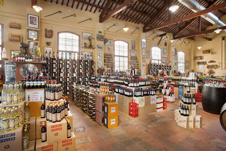 Companyia d'Alella, Celler i Taverna by null