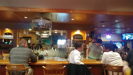 Esquire Lounge - Visual