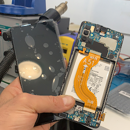 Photo n°6 de RÉPARATION TÉLÉPHONES PARIS 20 - SOS Phone à Paris (Atelier de réparation de téléphones mobiles)