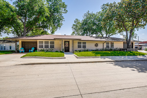 112 West Trinity - Visual