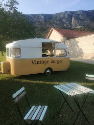 Photo n°2 de Vintage Burger ( food truck ) à Teyssières (Restauration rapide)
