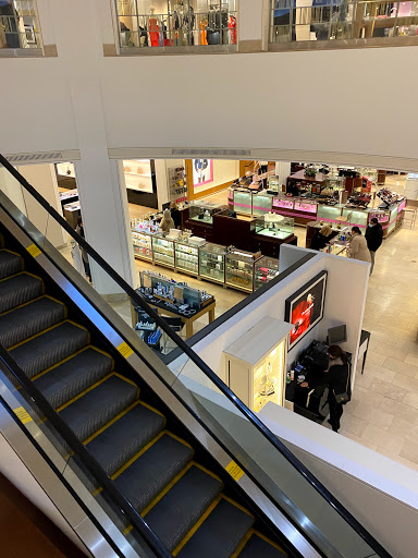 Walt Whitman Shops Gallery - United States