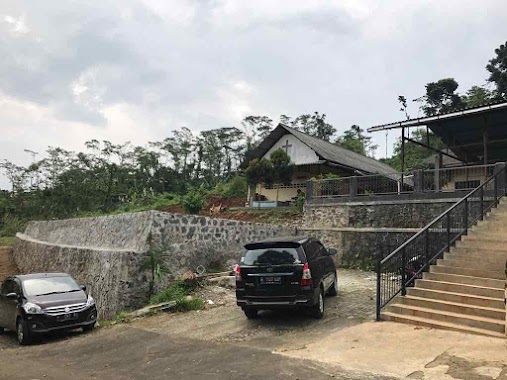 Gereja Toraja Jemaat Gunung Putri, Author: Ezra Masola Tangkesalu