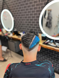 Photo n°9 de Royal Coiffure 69 à Lyon (Salon de coiffure)