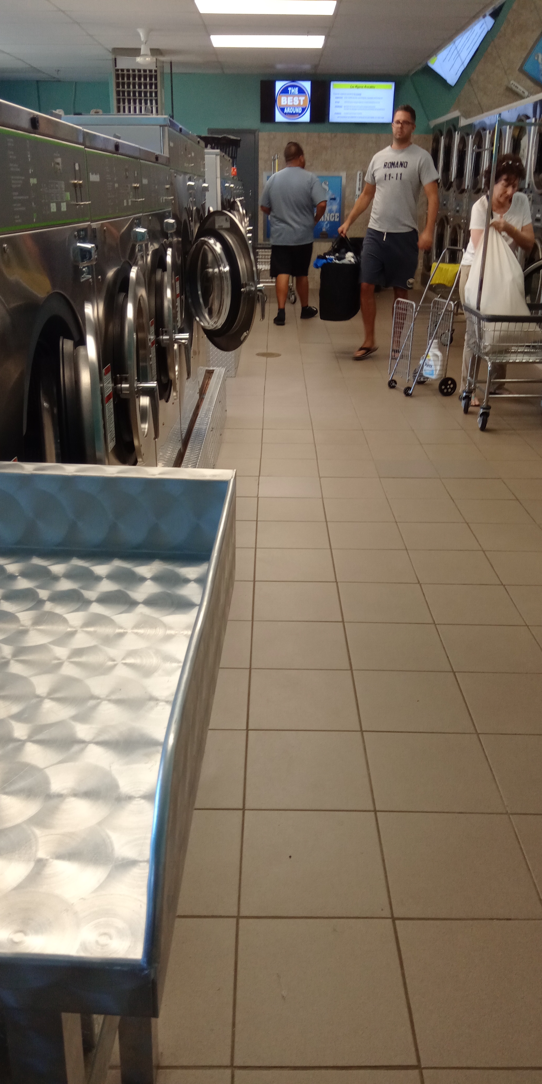 The Best Around Laundromat facility with washing machines in Babylon