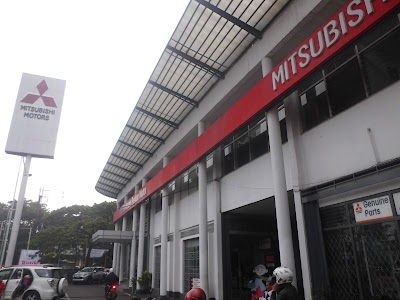 Photos of Mitsubishi Surya Putra Sarana Bandung