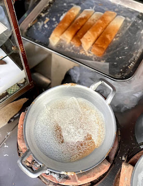 A Pong Mae Sunee by null