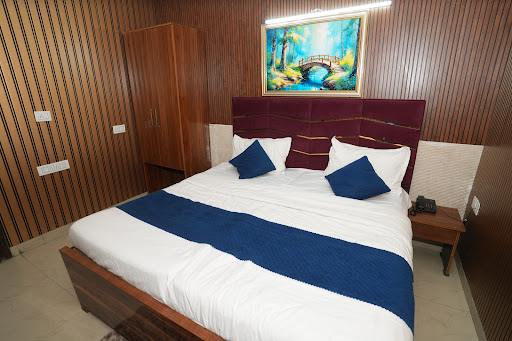 Hotel Black Rose – Comfort & Luxury in Rohini