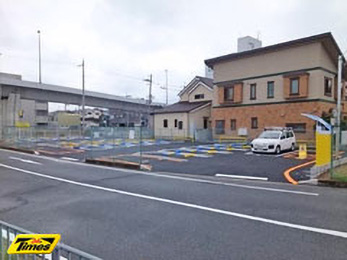 タイムズ樽井駅前