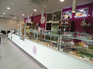 Photo n°23 de Boulangerie Battiston virazeil à Virazeil (Pâtissier spécialisé dans les gâteaux de mariage)