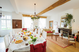 Photo n°6 de Ferme de Ribeaufontaine: Gîte et Chambre d'hôtes avec piscine dans l'Aisne en Picardie, à la campagne, Hauts-de-France à Dorengt (Piscine)
