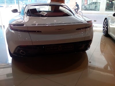 Photos of Luxury Lounge Car Showroom