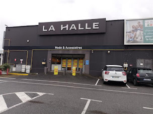 Photo n°4 de La Halle à La Chapelle-en-Serval (Magasin de chaussures)
